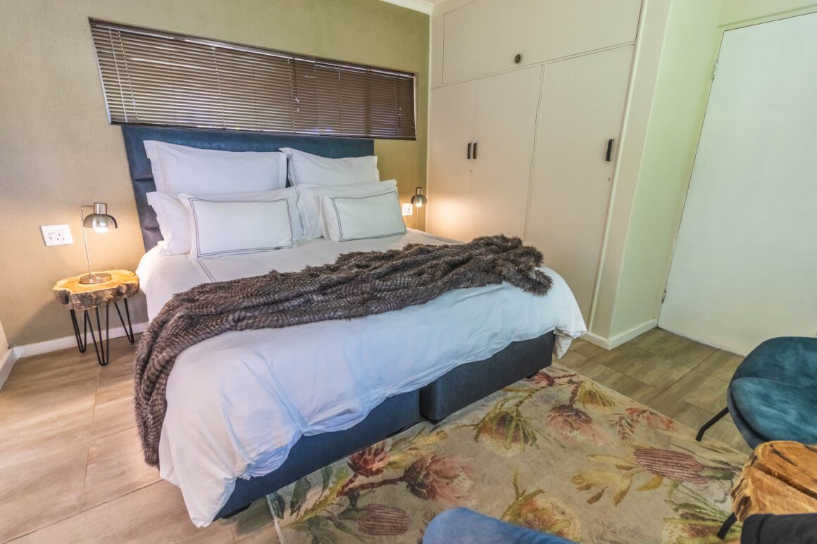 7 GARDEN SUITE | 103 King Bed