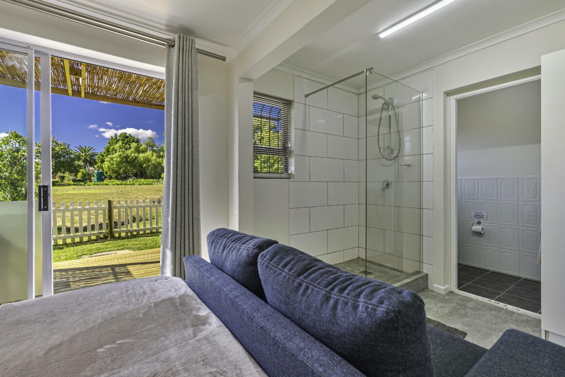 THE GATE HOUSE | 103 Queen Bed