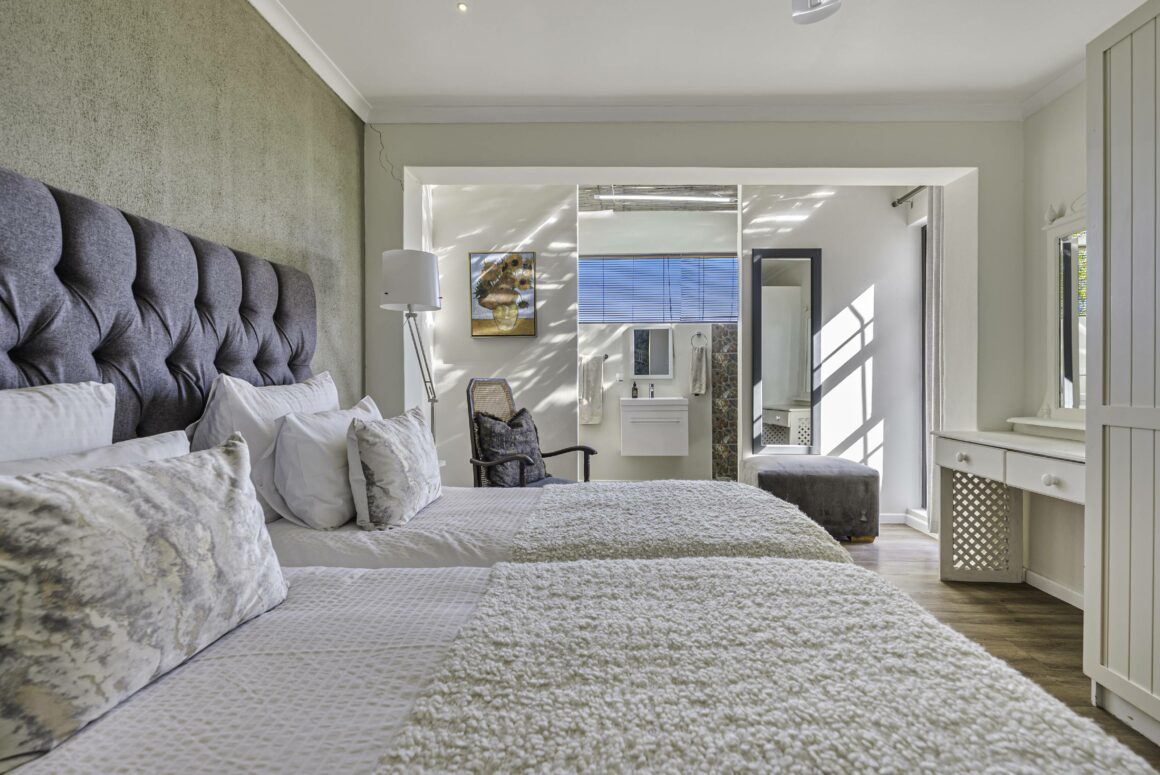 THE GATE HOUSE | 101 Twin/King Bed