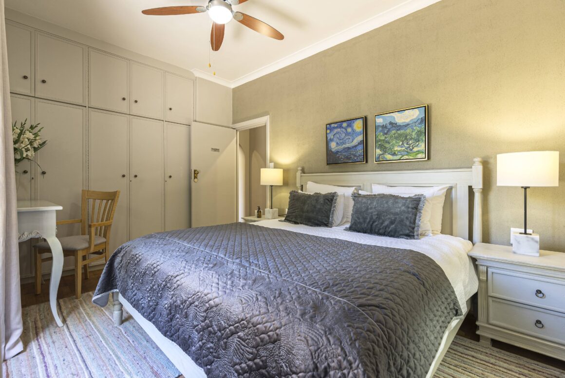 MANOR HOUSE | 101 King Room
