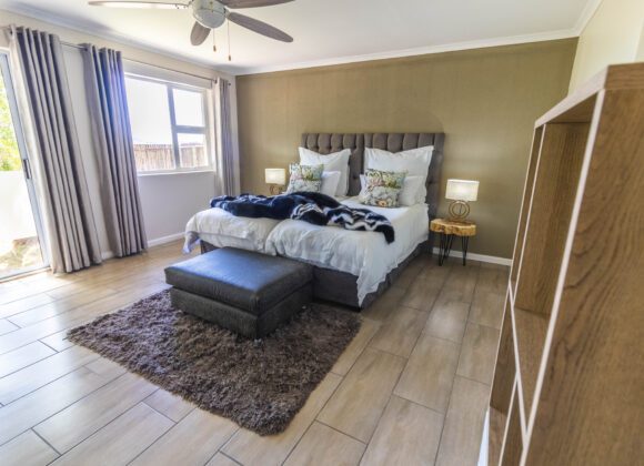 GARDEN SUITE | 104 Twin Beds