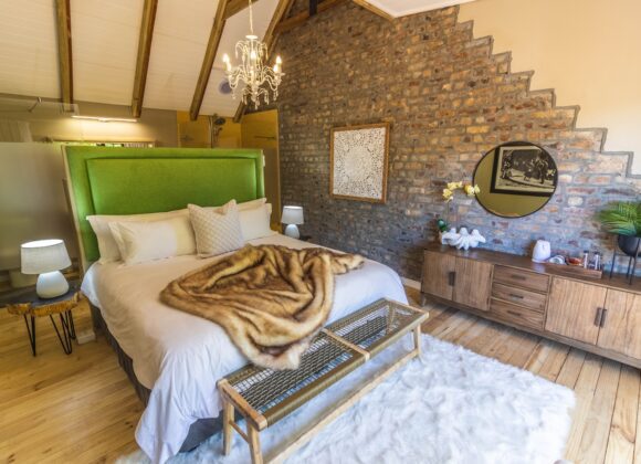 THE FOUNTAINS ROOMS | 101 – 105 King Bed