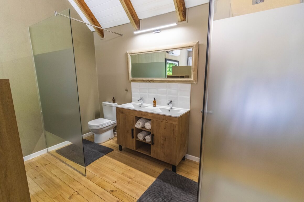 THE FOUNTAINS ROOMS | 101 – 105 King Bed